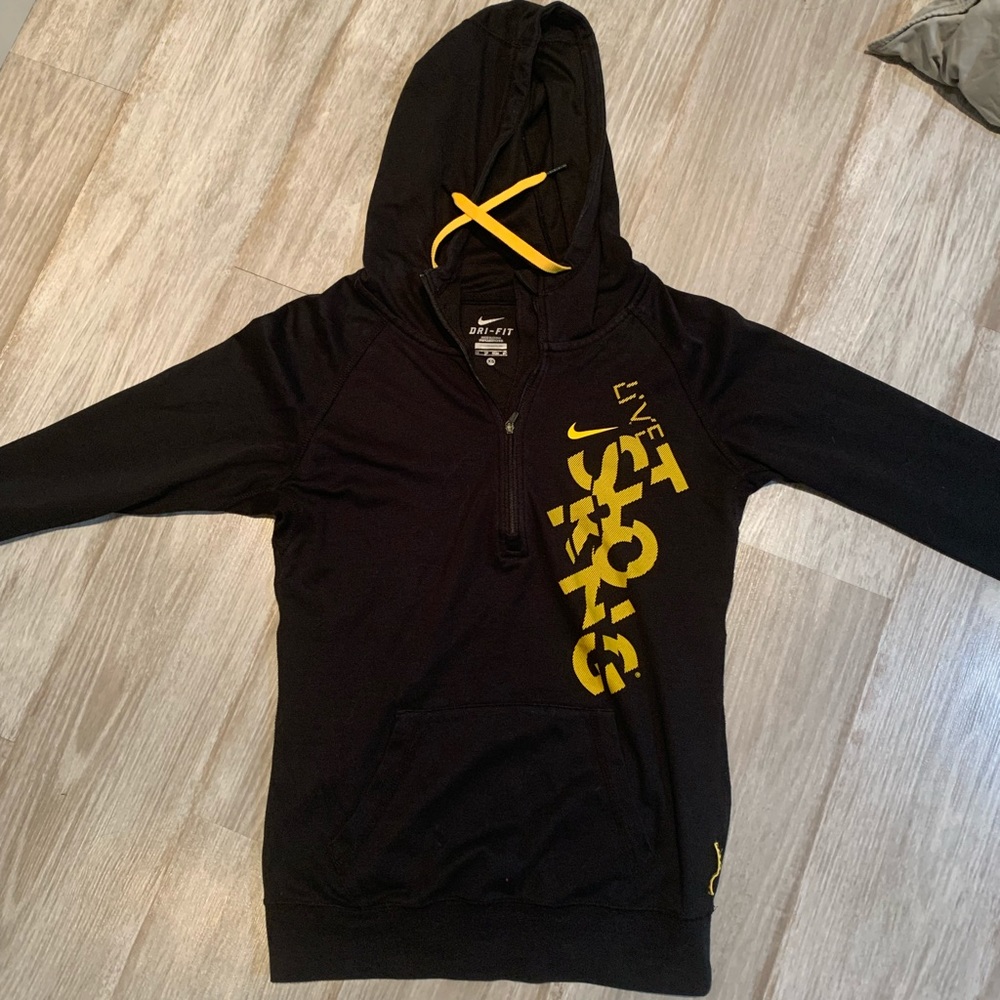 Women’s Nike livestrong half zip hoodie xsmall